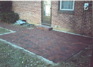 Brick Patio 53DD.jpg (31959 bytes)