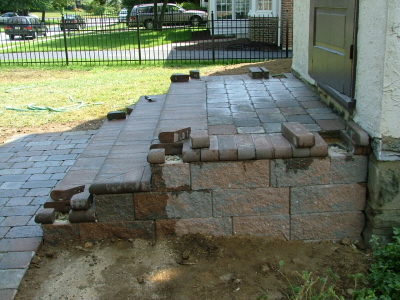 Construct Steps Using Wall Stones, How To Build Patio Steps With Pavers